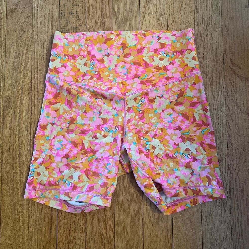 Offline by Arie Floral Patterned High-Waisted Shorts